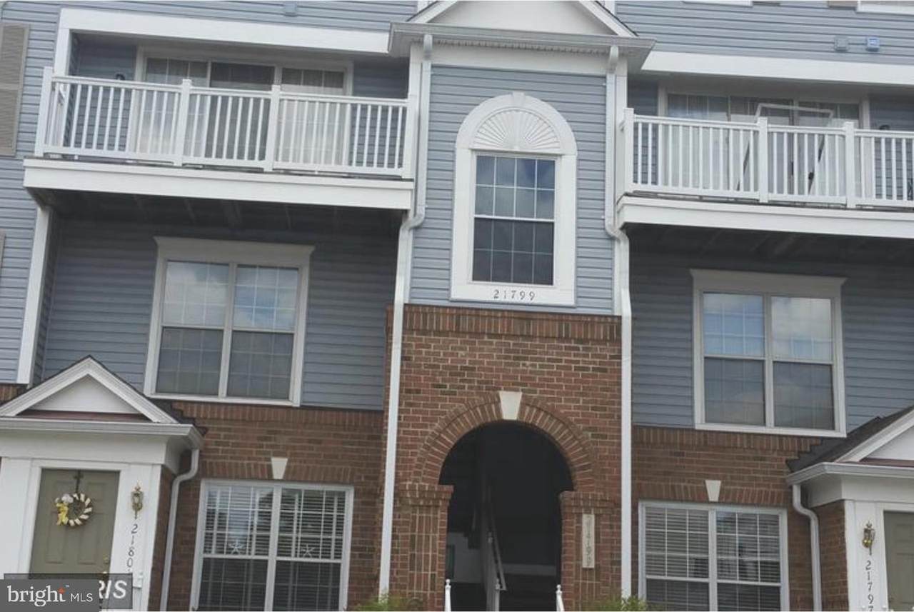 21799 Baldwin Square - Photo 1