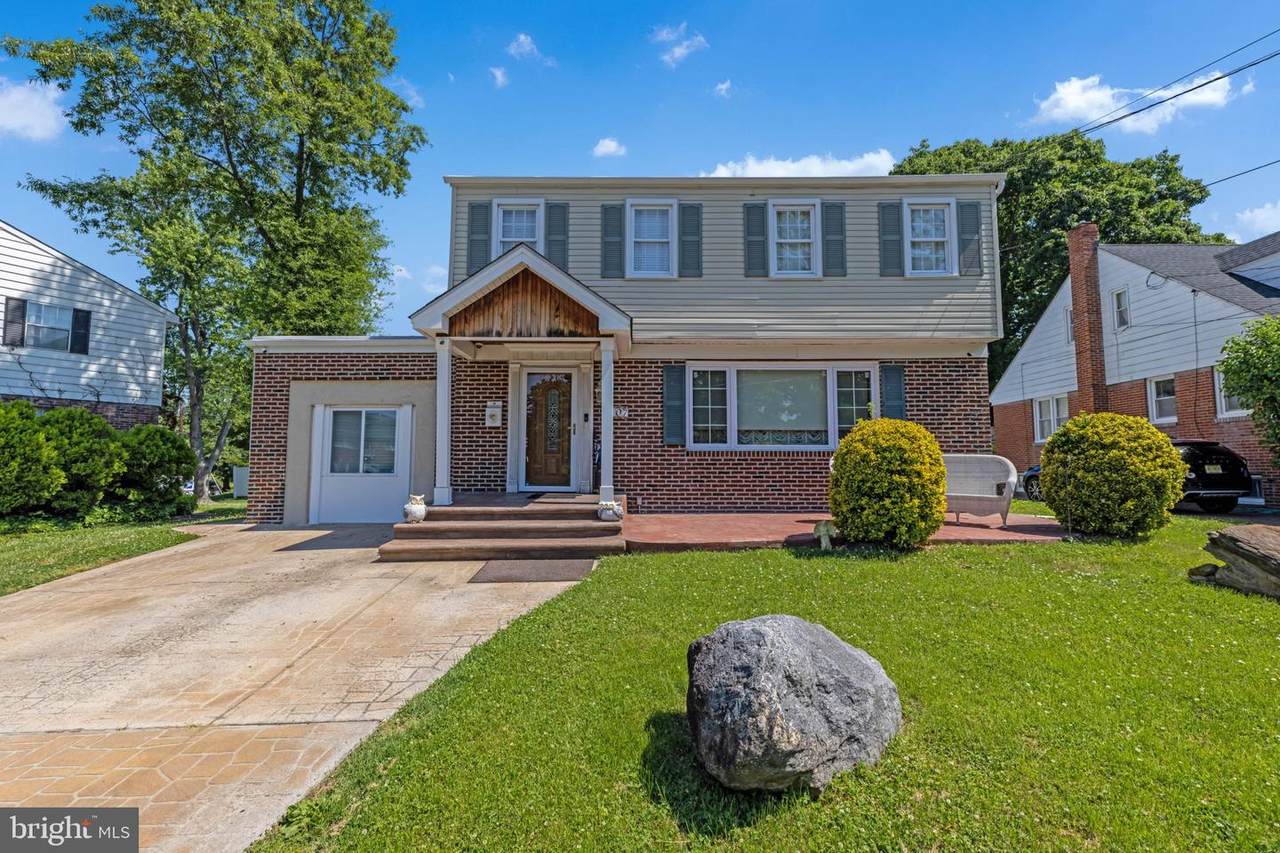 1107 Emerald Avenue - Photo 1