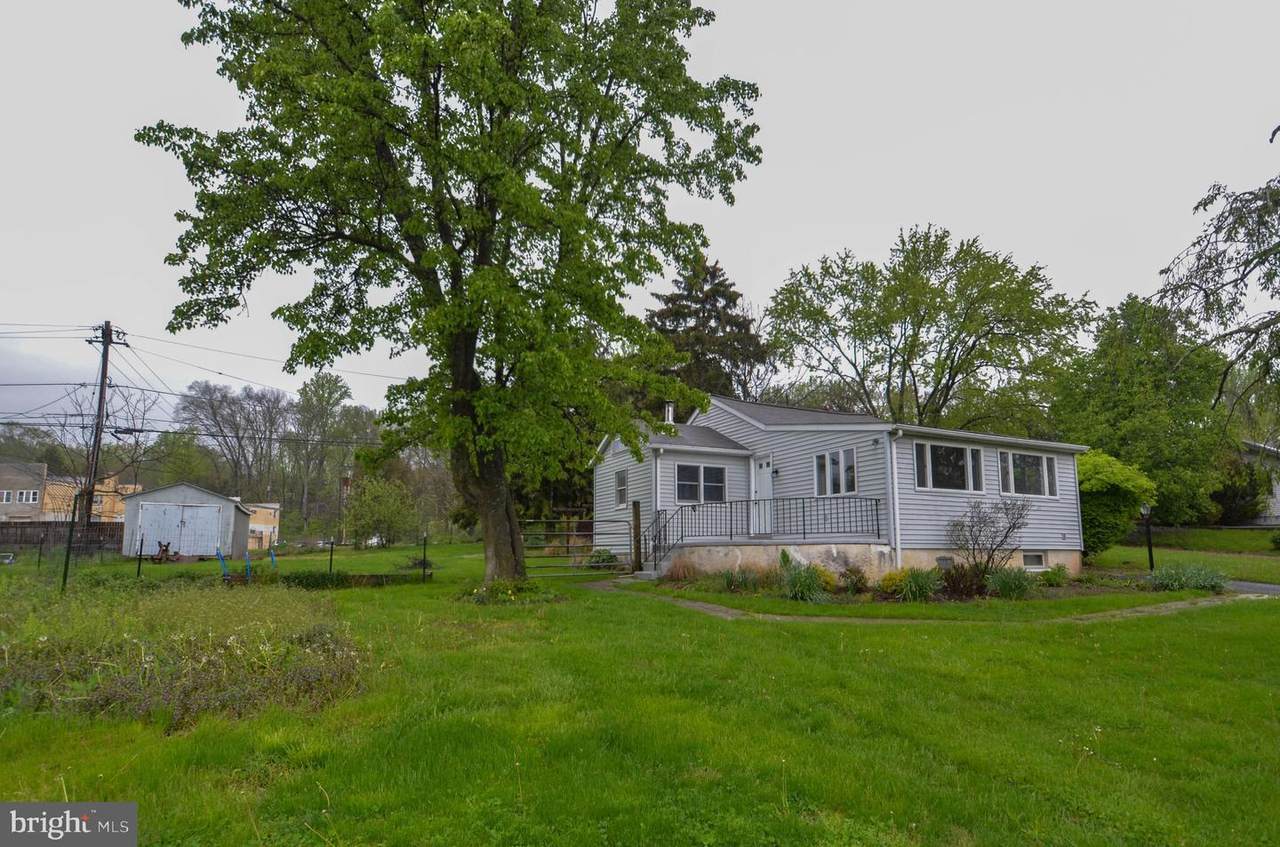 2117 Perkiomen Avenue - Photo 1