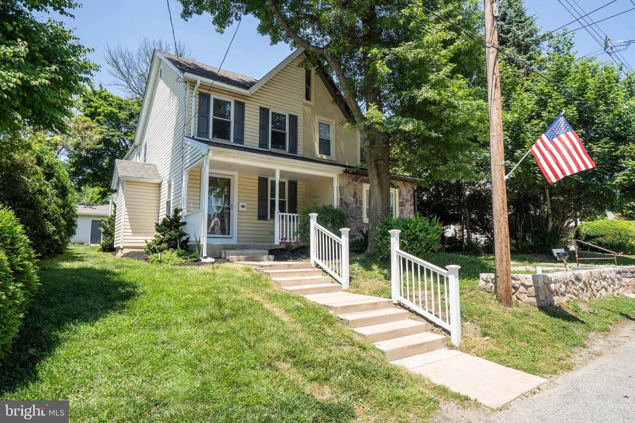 610 Vernon Street - Photo 1
