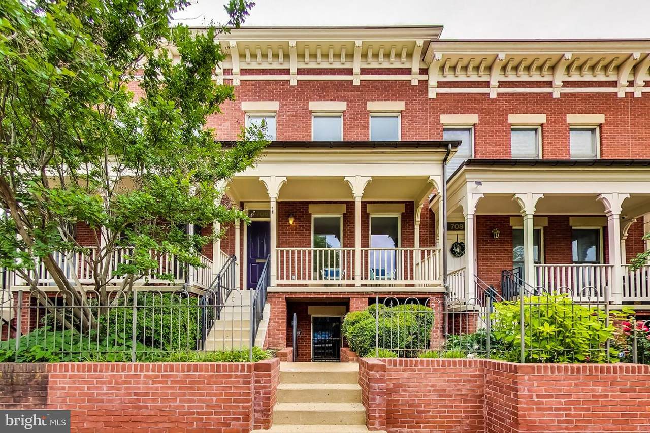 706 6TH Street - Photo 1