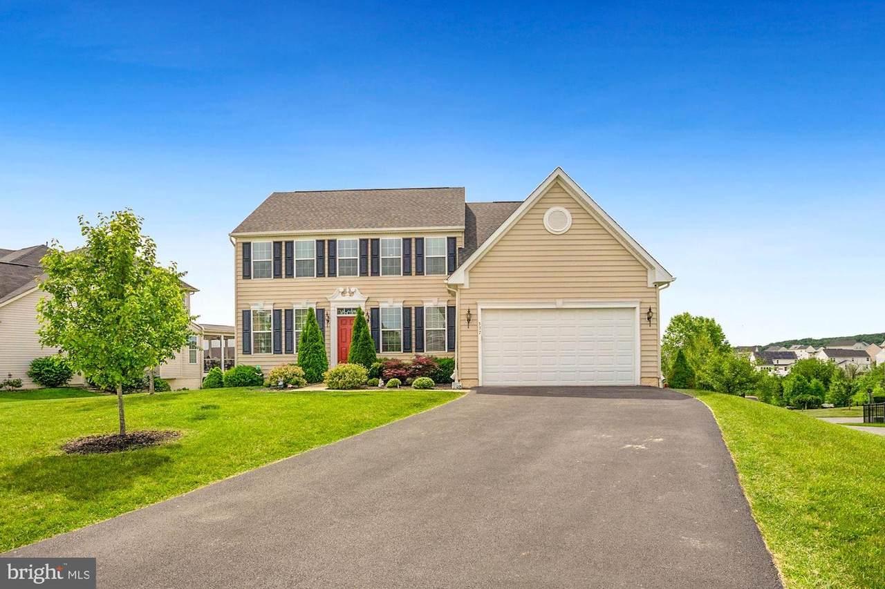337 Meadow Creek Drive - Photo 1