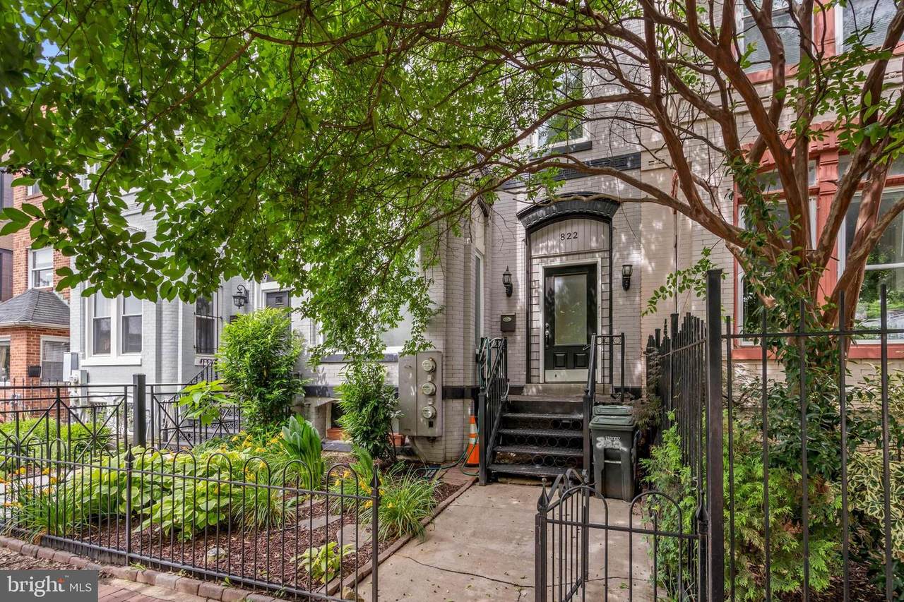 822 7TH Street - Photo 1