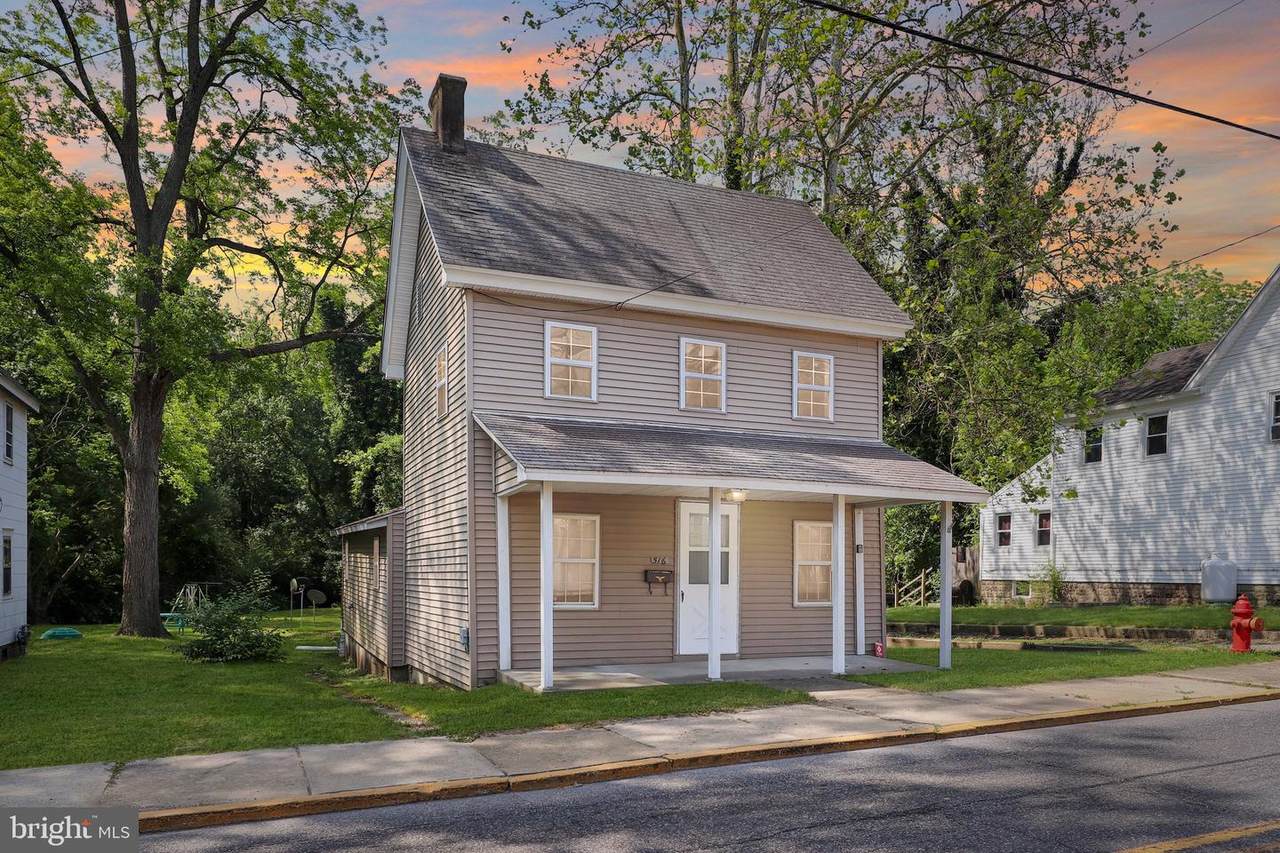516 4TH Street - Photo 1