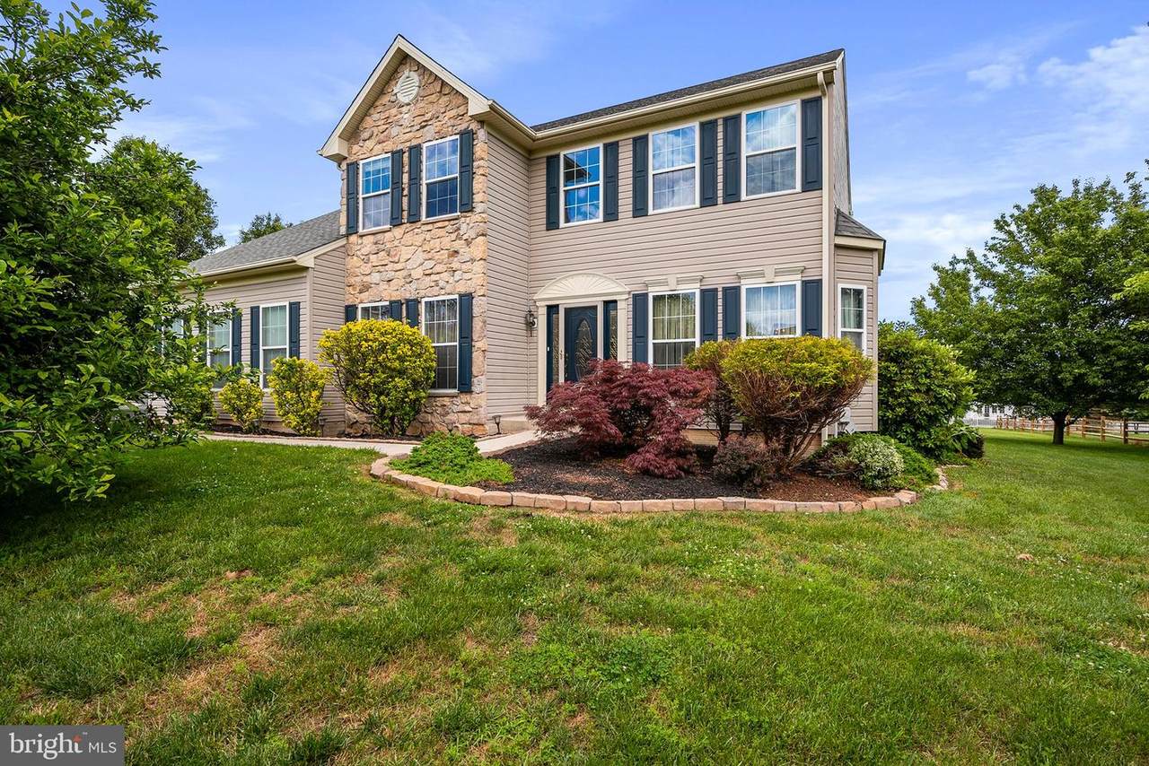 76 Hunter Court - Photo 1