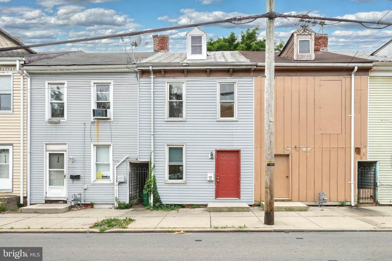 438 College Avenue - Photo 1