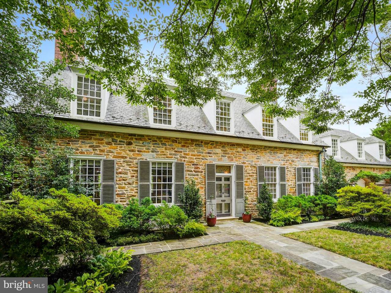 219 Wendover Road - Photo 1