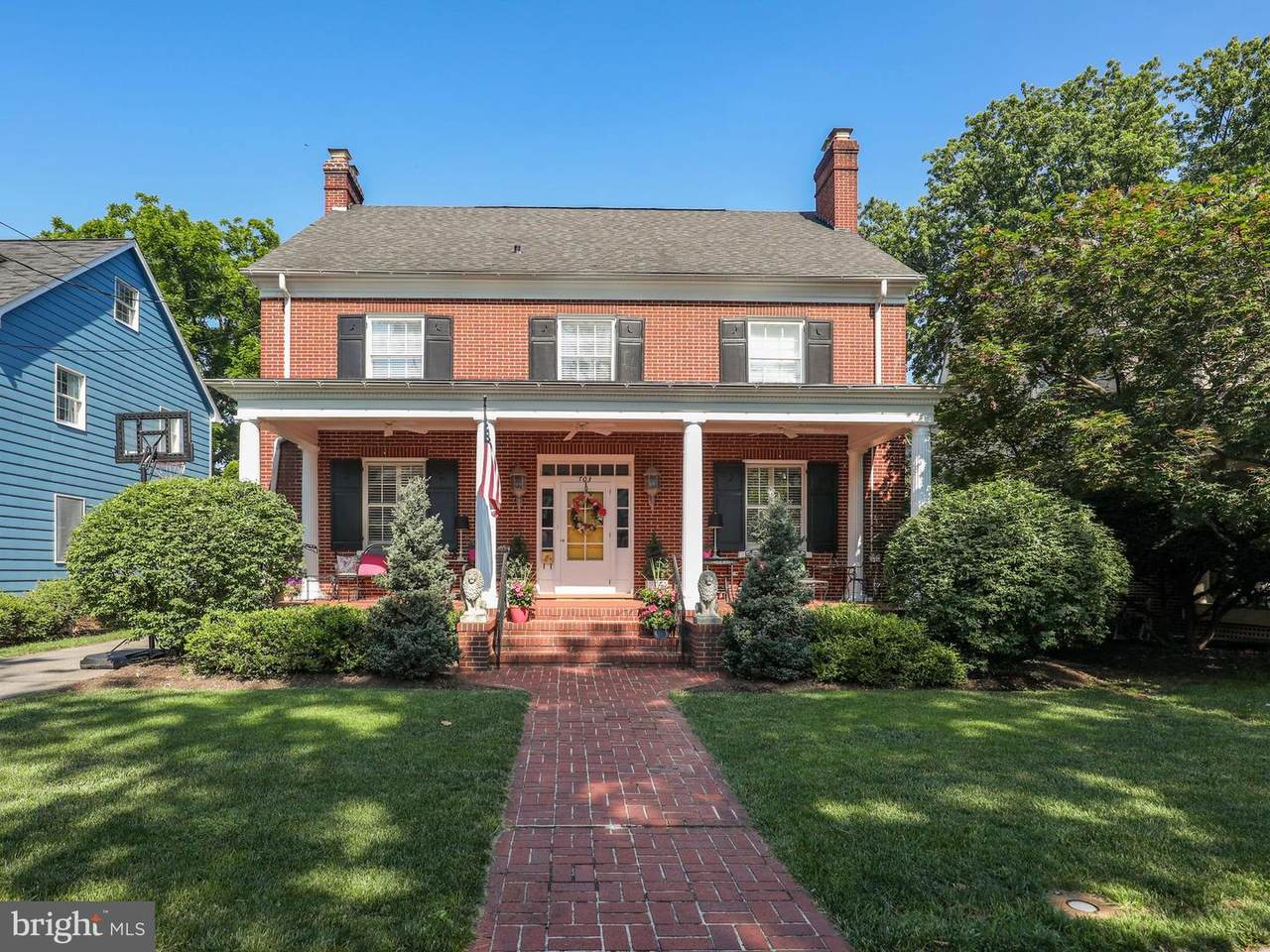 703 Stewart Street - Photo 1