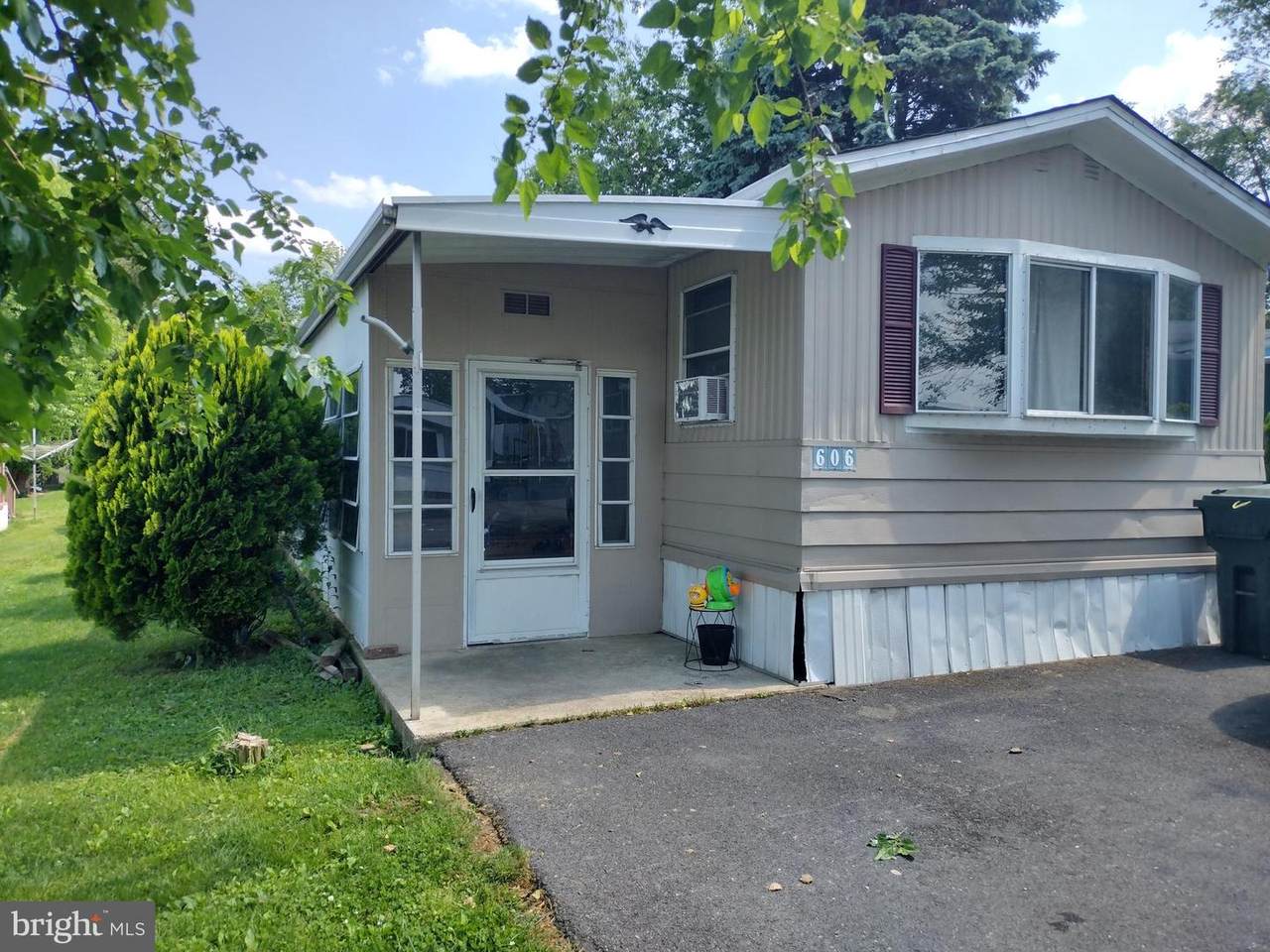 606 Thrush Court - Photo 1
