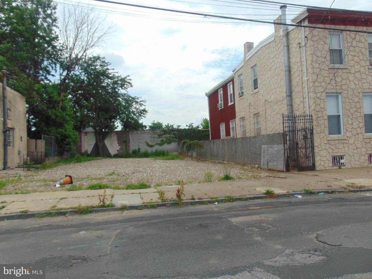 530 Royden Street - Photo 1