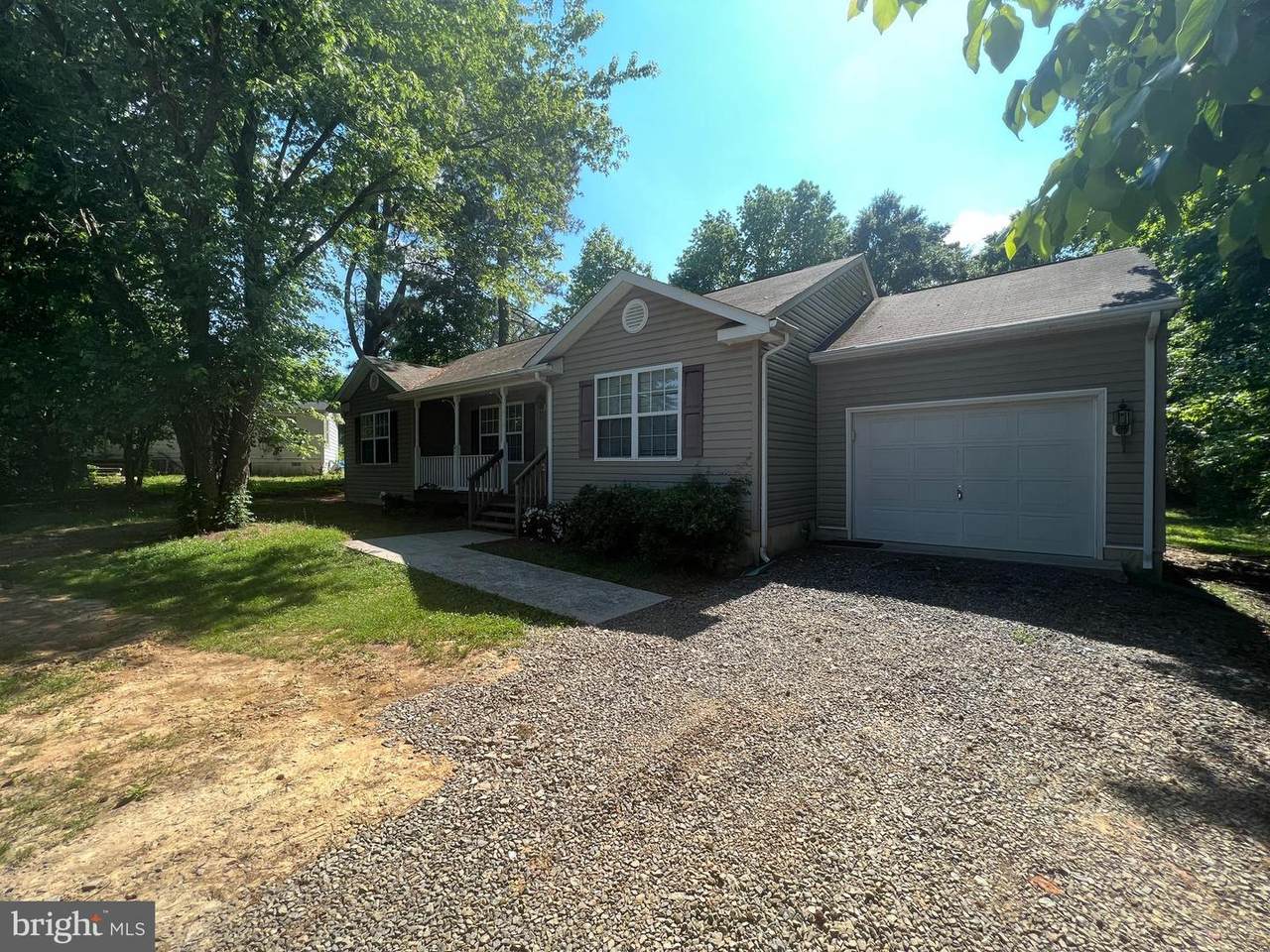 41 Clover Lane - Photo 1