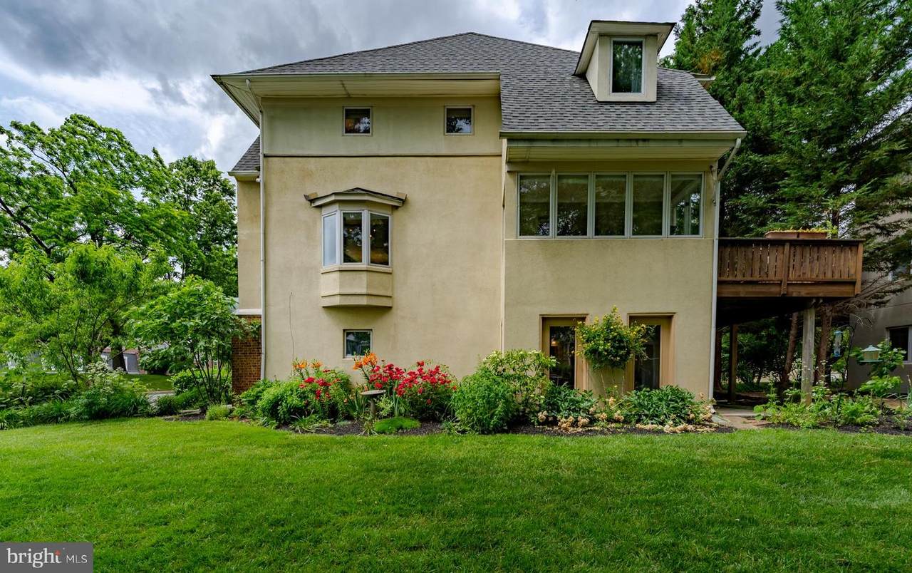 344 Homeland Southway - Photo 1