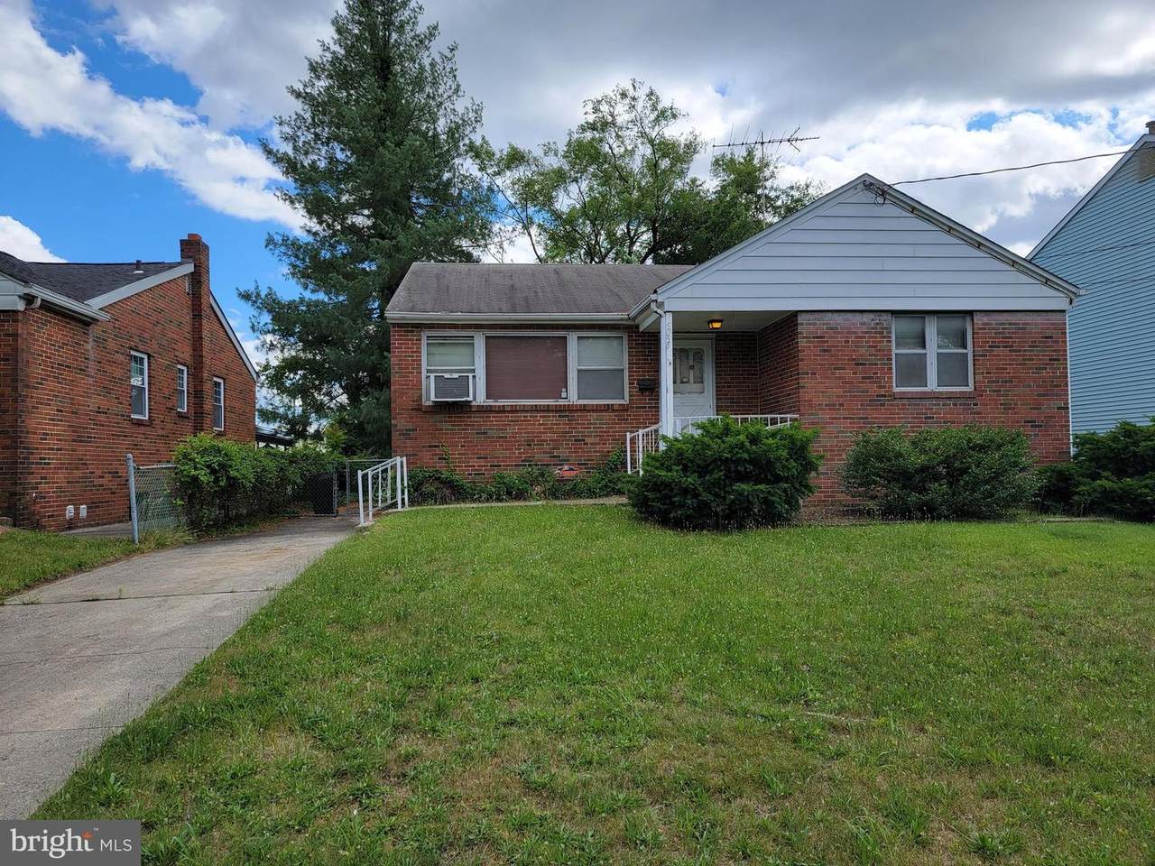 5056 Garden Avenue - Photo 1