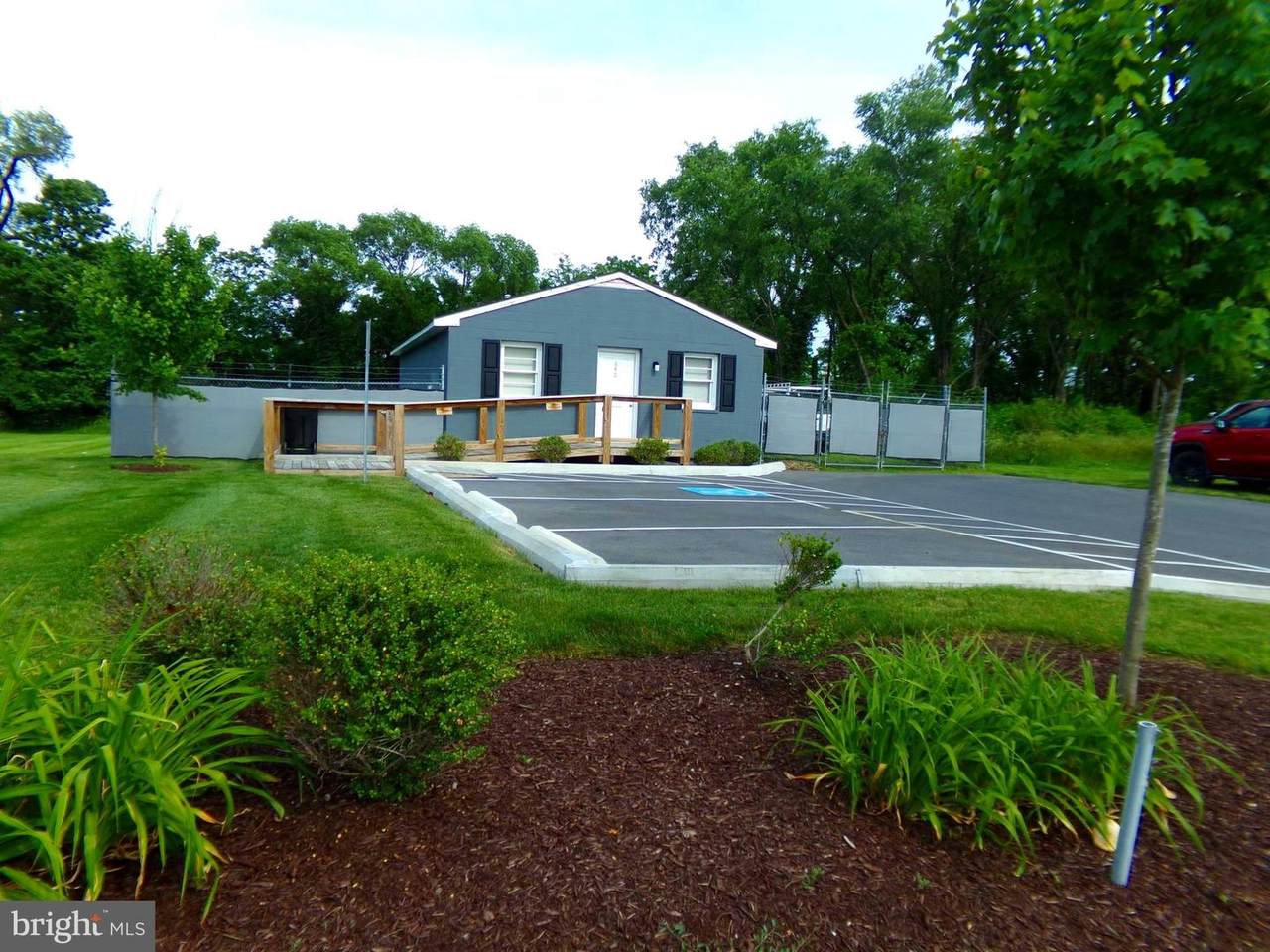 640 Cameron Street - Photo 1