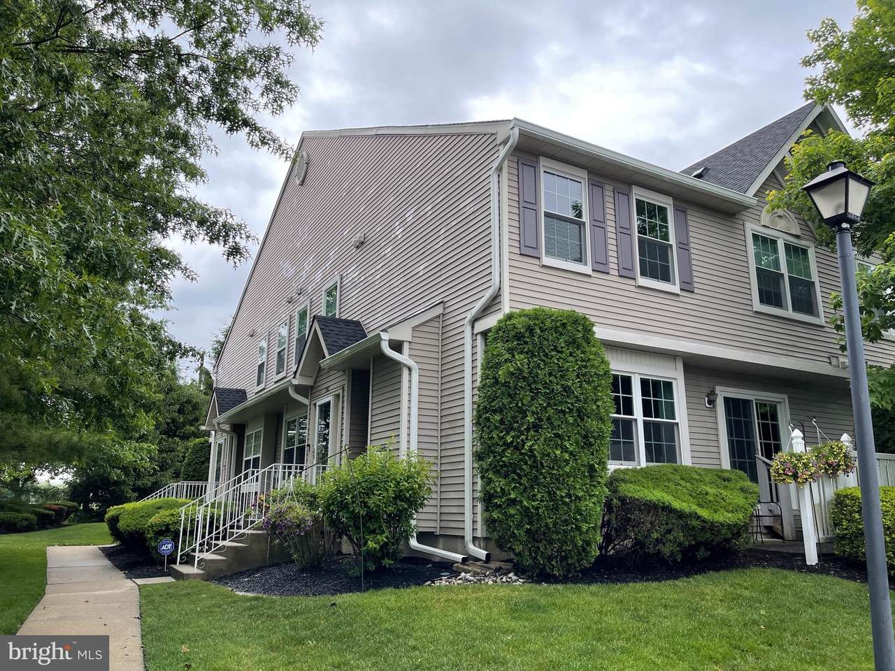 102 Coventry Way - Photo 1