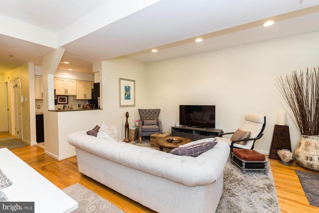 705 20TH Street - Photo 1