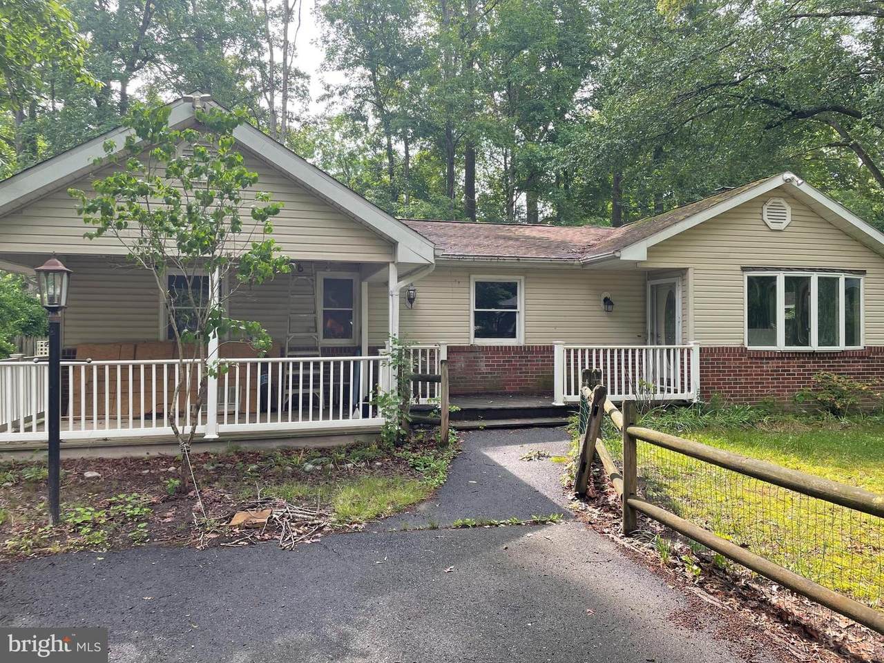 33921 Hiawatha Boulevard - Photo 1