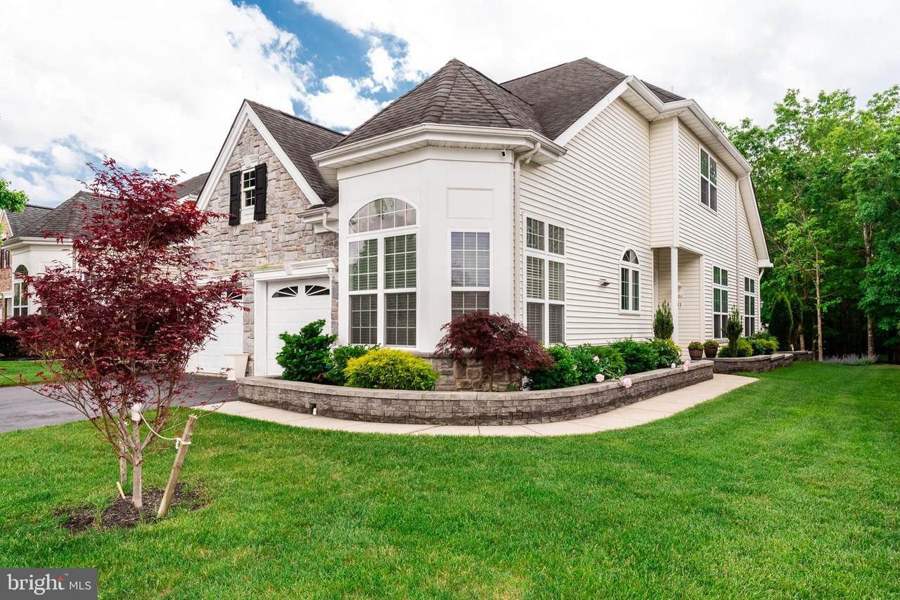 11 Duxbury Lane - Photo 1