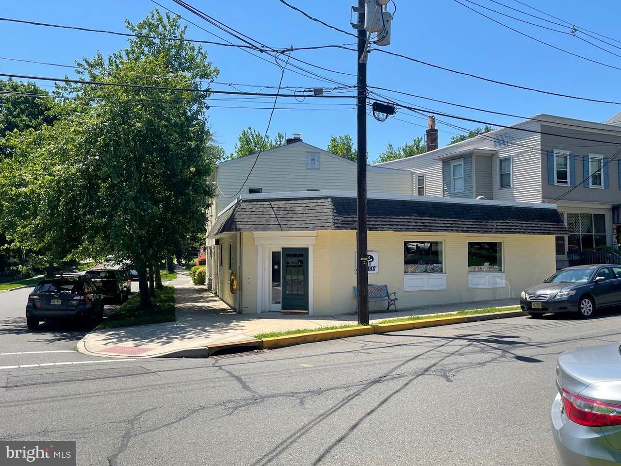 33 Railroad Place - Photo 1