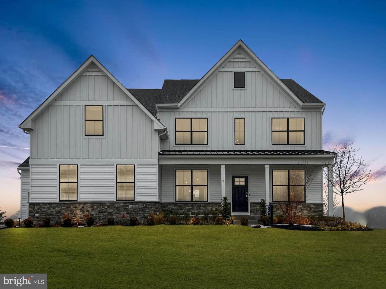 313 Emerald Court - Photo 1