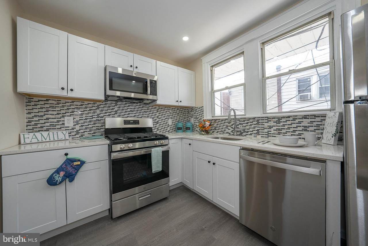 384 Wembly Road - Photo 1