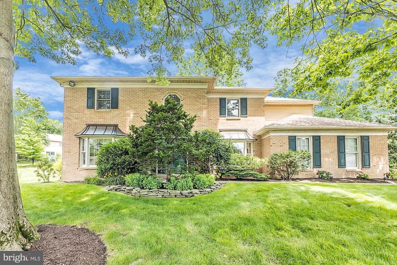 8 Alexis Drive - Photo 1