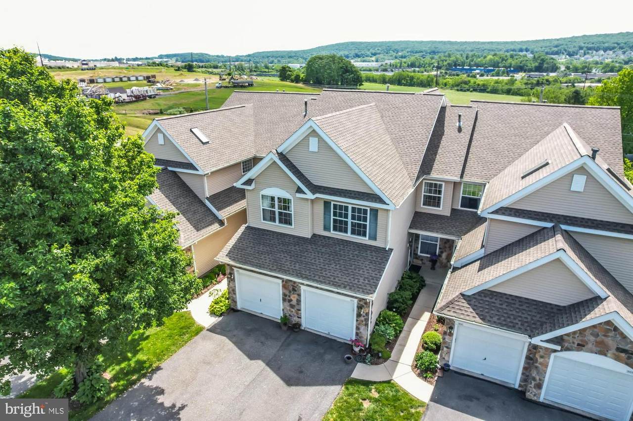 602 Country Lane - Photo 1