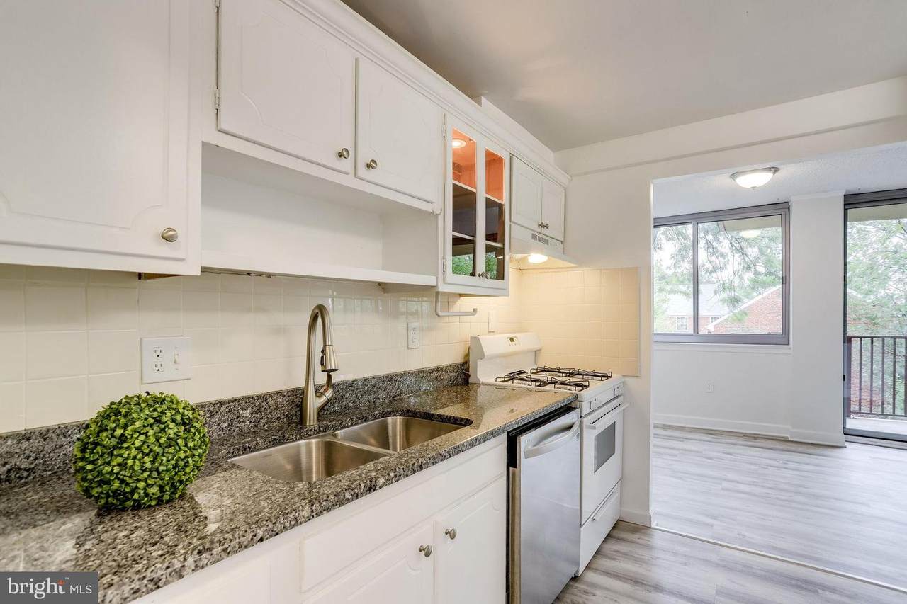 5353 Columbia Pike - Photo 1