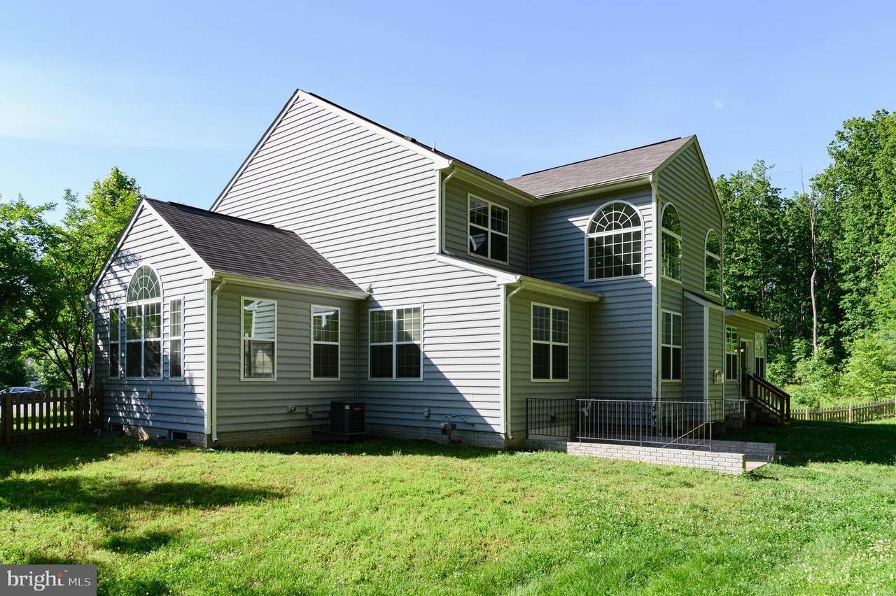 28 Hobart Lane - Photo 1