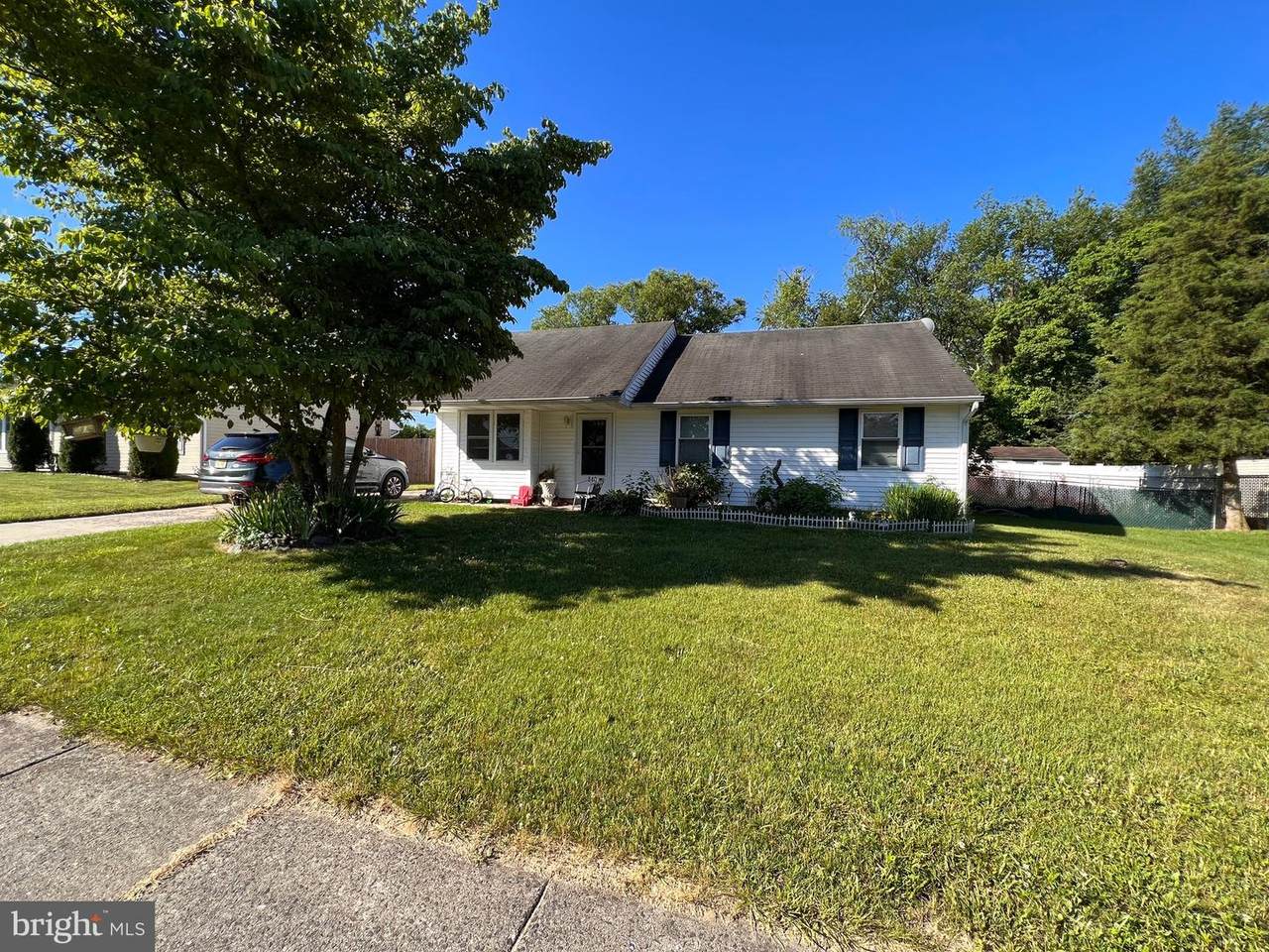 548 Berkshire Drive - Photo 1
