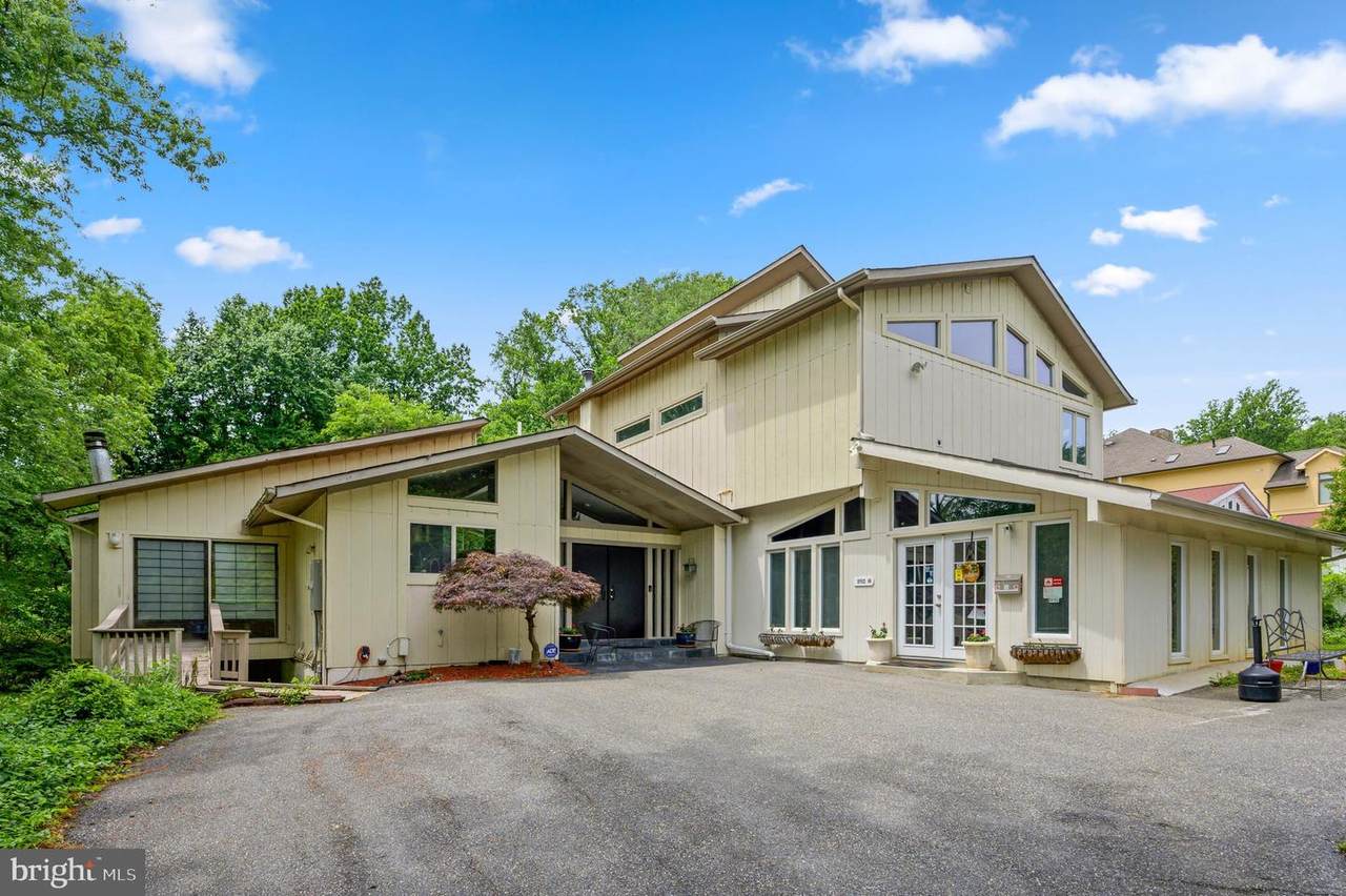10204 Falls Road - Photo 1