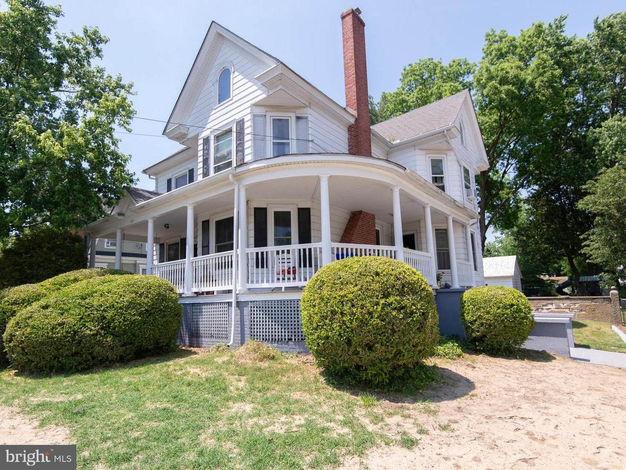 305 Academy Avenue - Photo 1