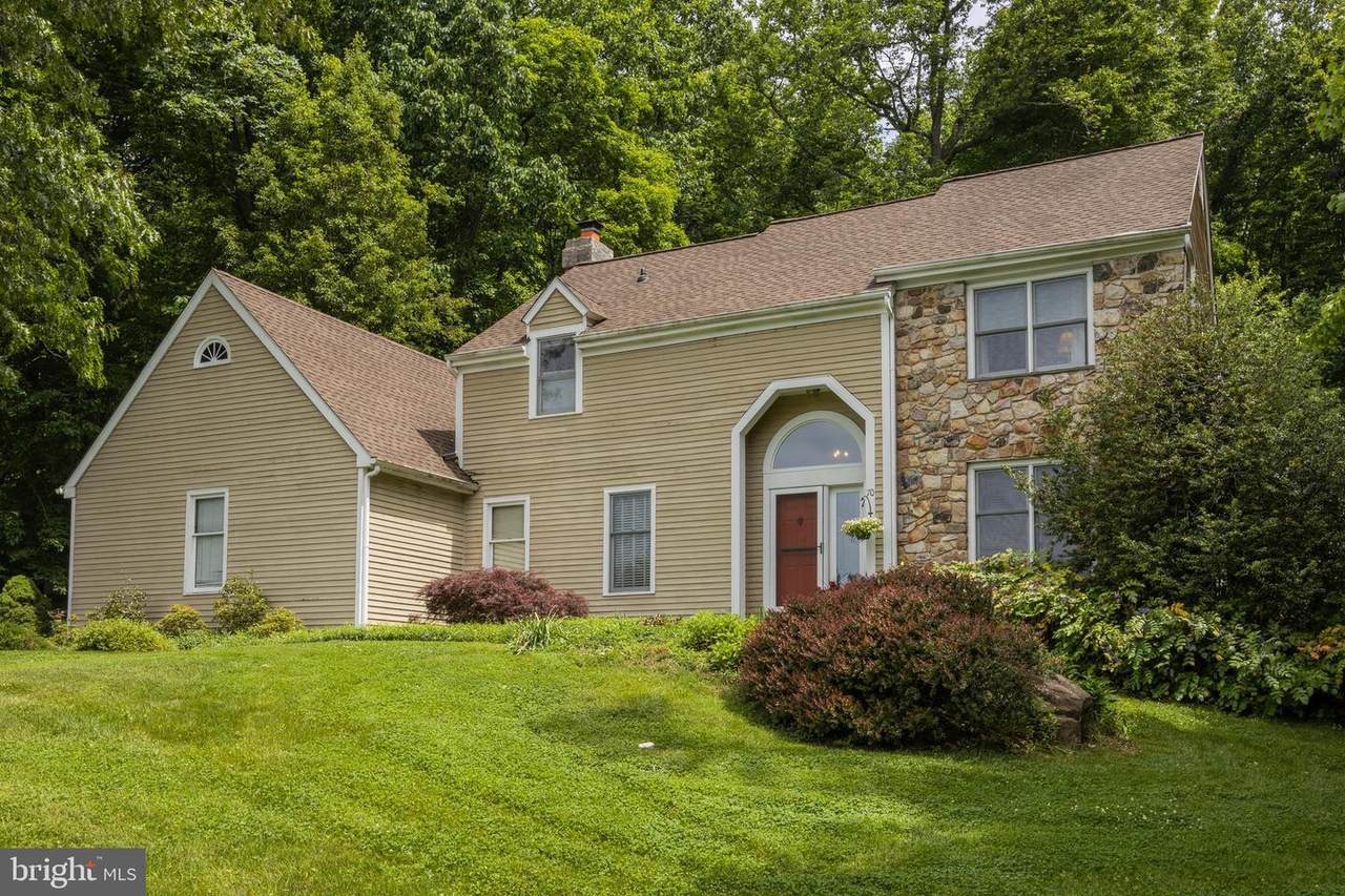 70 Stonehedge Drive - Photo 1