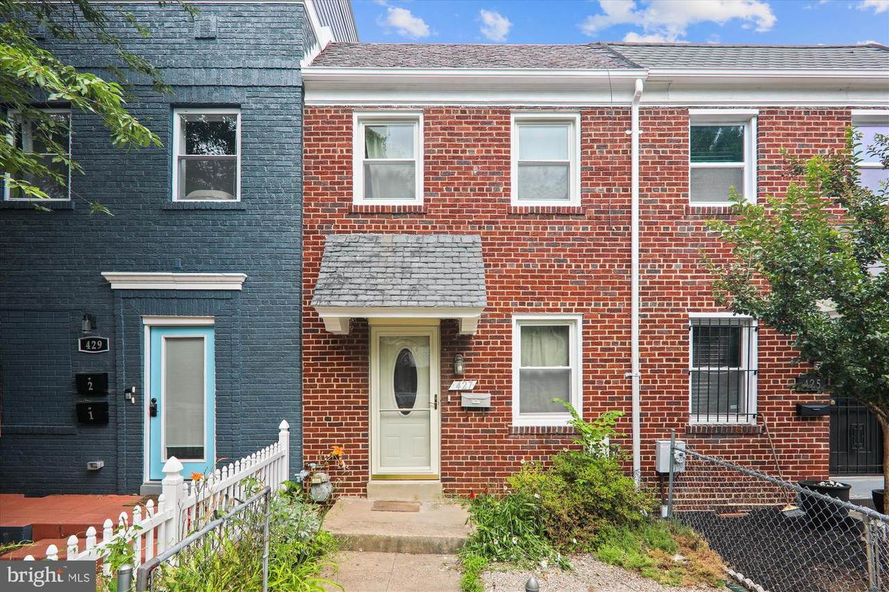 427 20TH Street - Photo 1