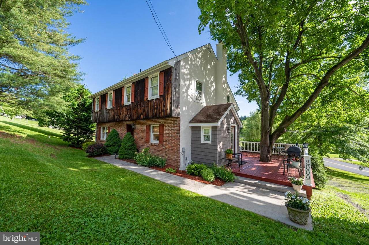 2009 Weisstown Road - Photo 1