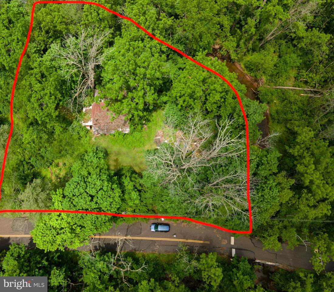 629 Schoolhouse Road - Photo 1
