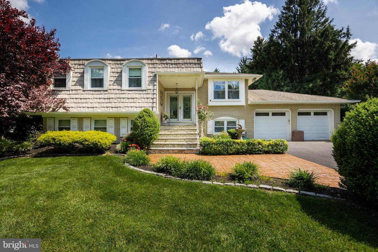 705 Manor Road - Photo 1