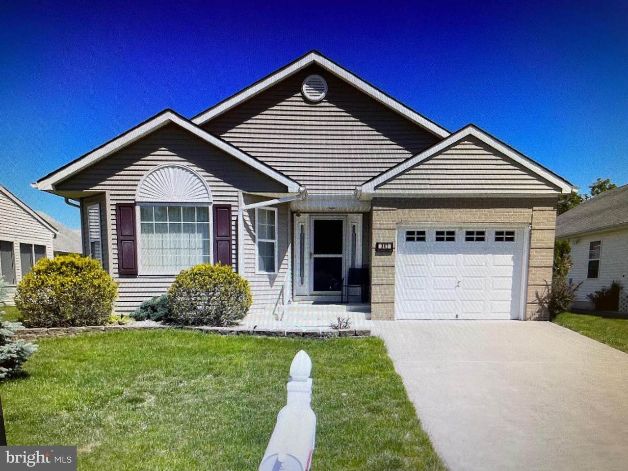 341 Jamaica Boulevard - Photo 1