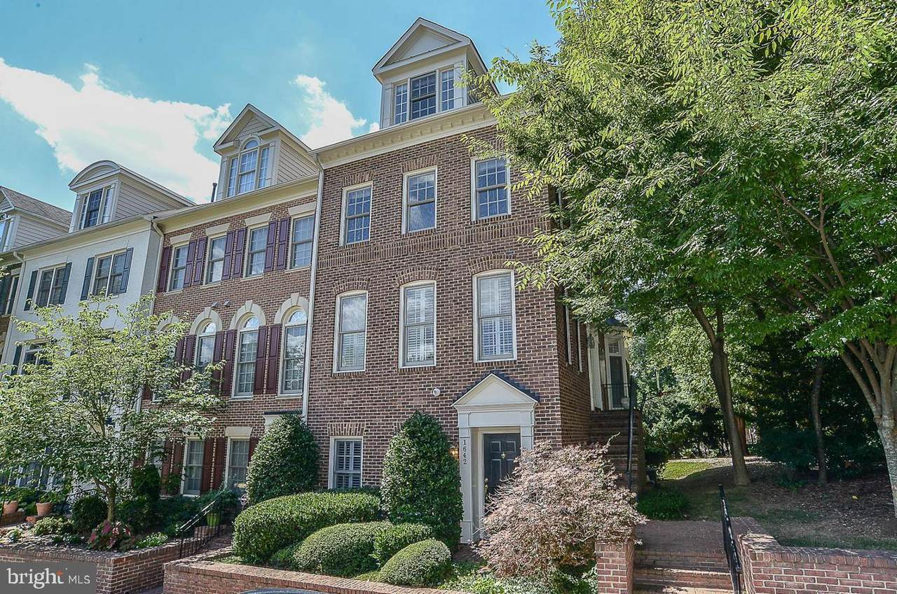 1642 Colonial Hills Drive - Photo 1