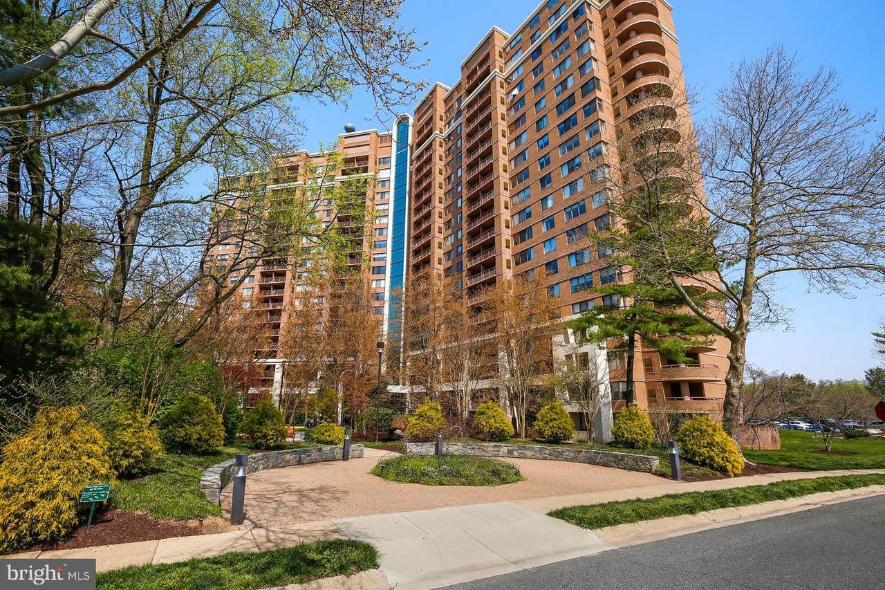 10101 Grosvenor Place - Photo 1