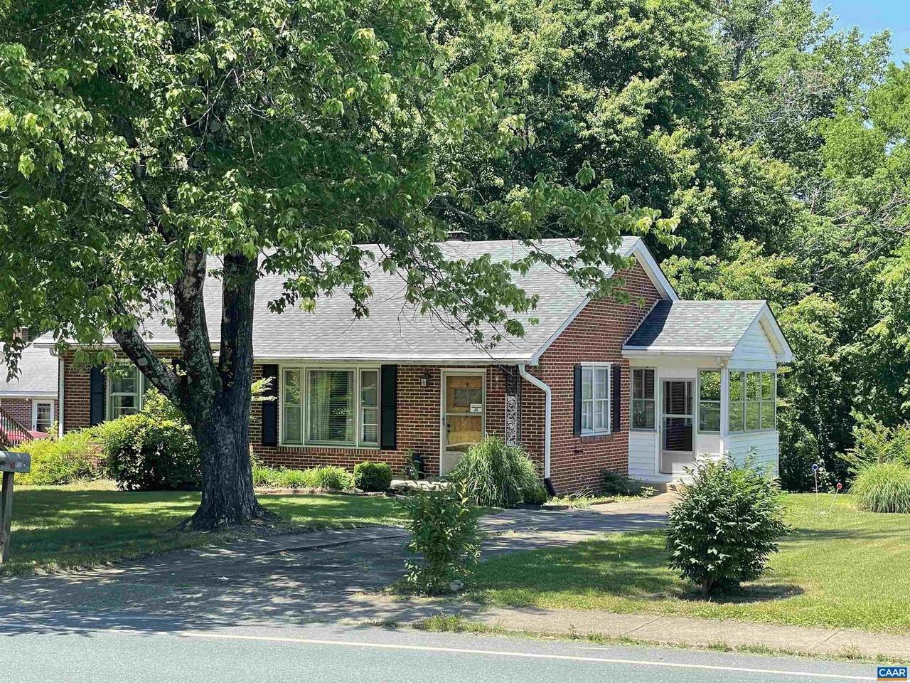 113 Elm Ave - Photo 1