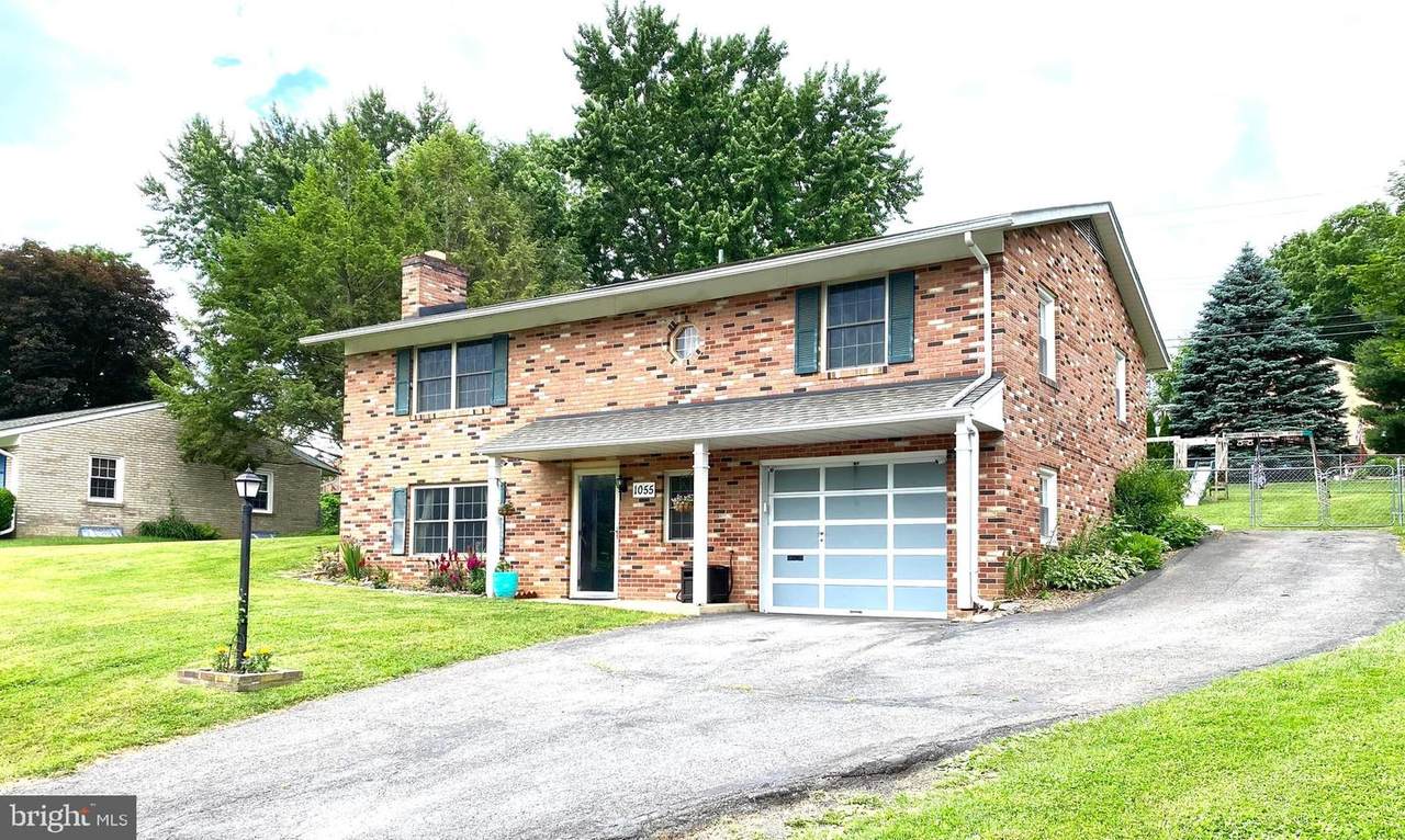 1055 Valleybrook Drive - Photo 1