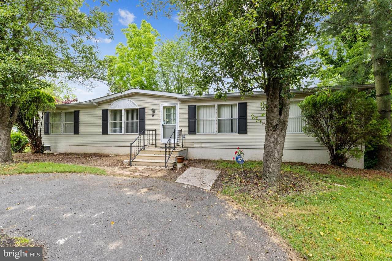 85 Hickory Avenue - Photo 1