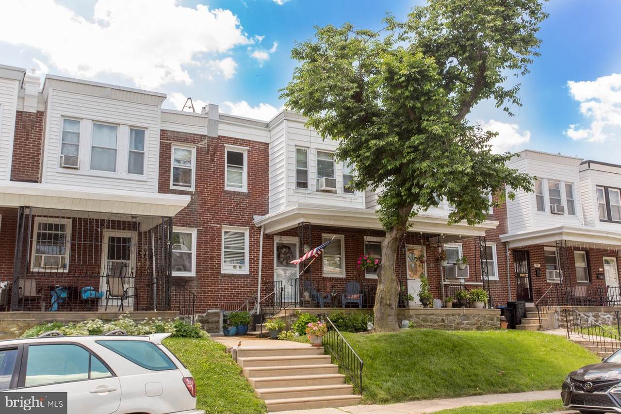 452 Robbins Street - Photo 1