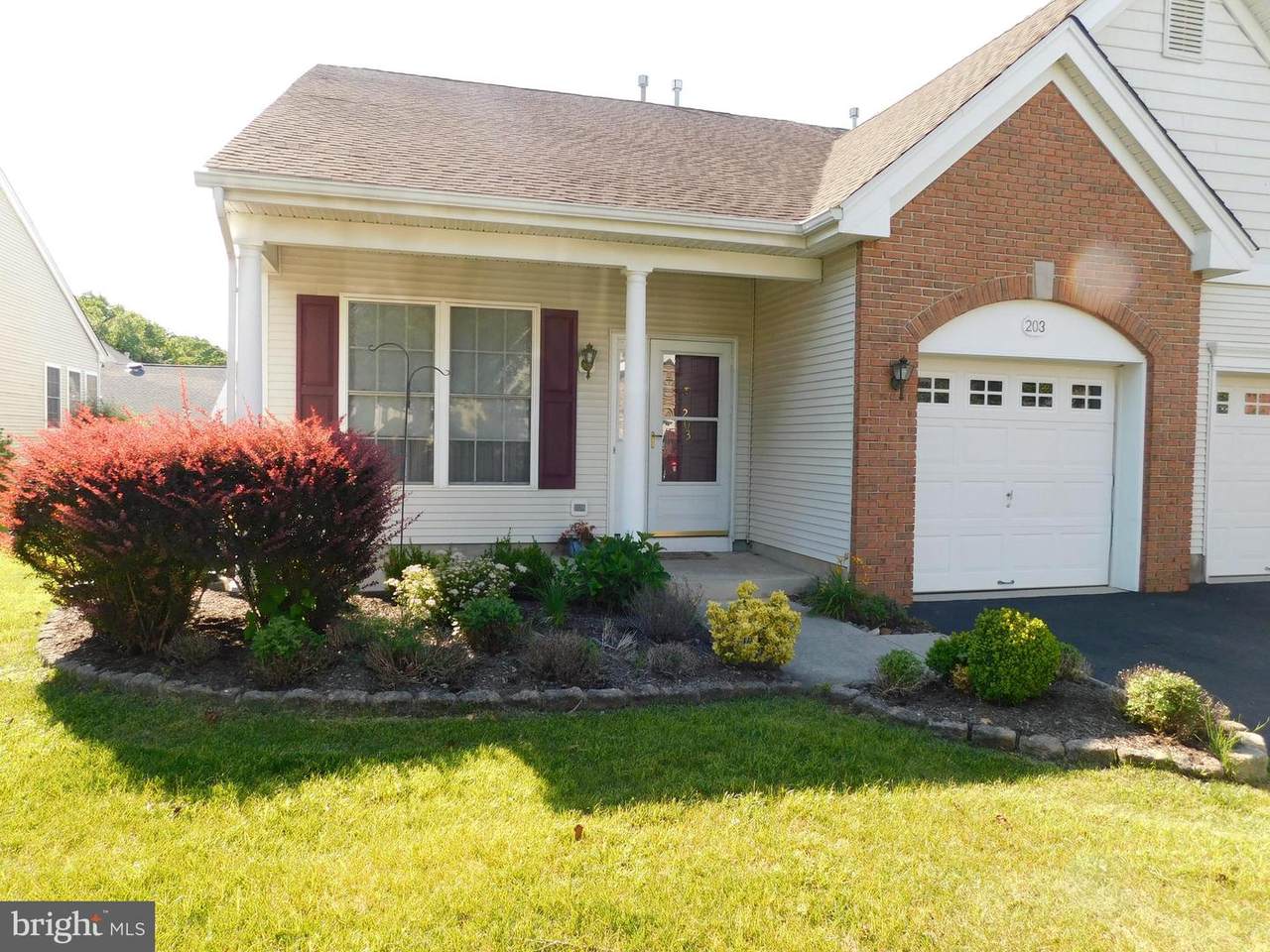 203 Meadowlark Drive - Photo 1