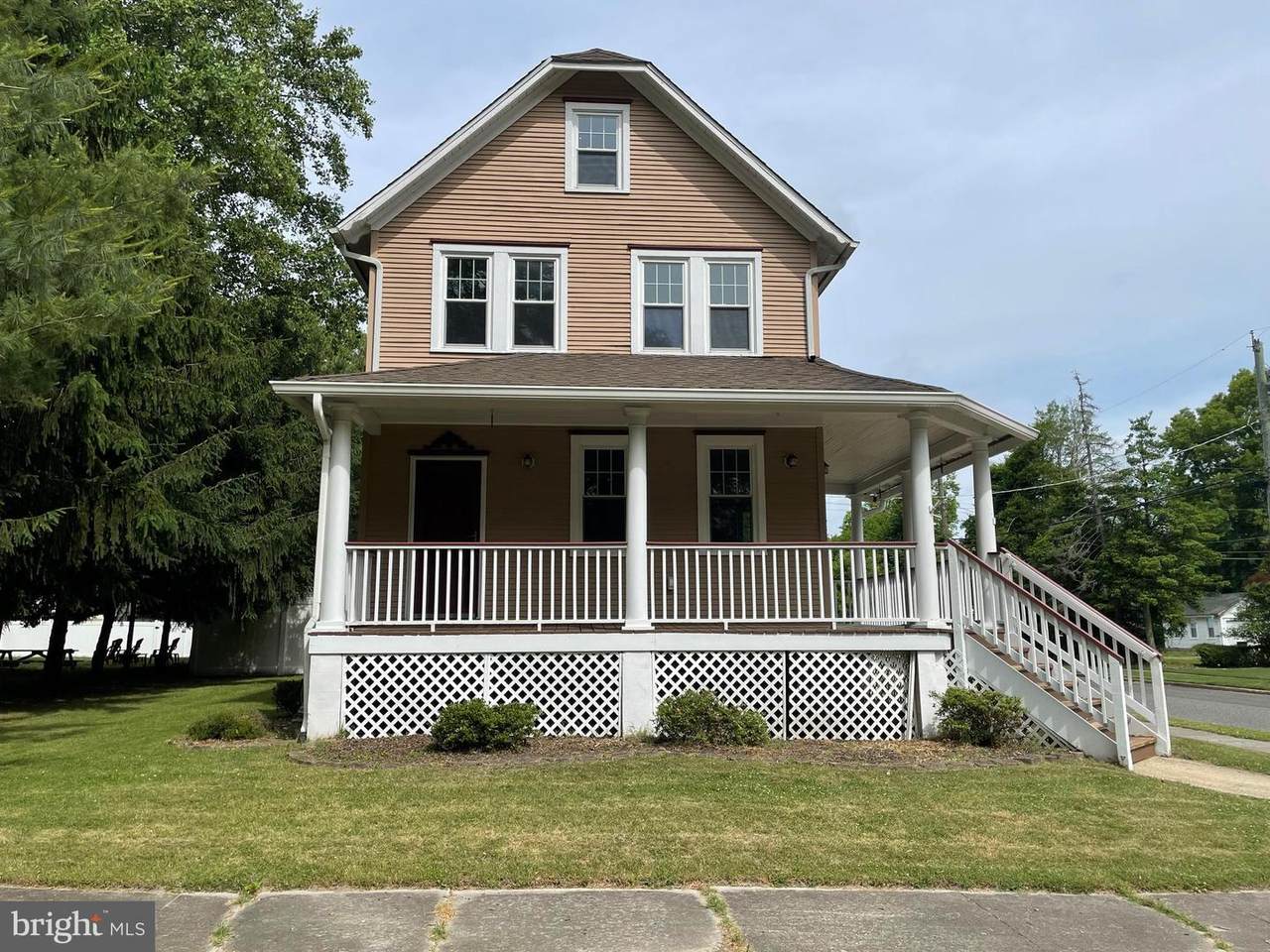 559 Boston Avenue - Photo 1