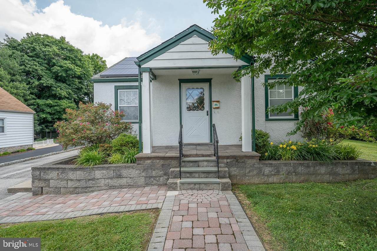 2515 Belmont Avenue - Photo 1