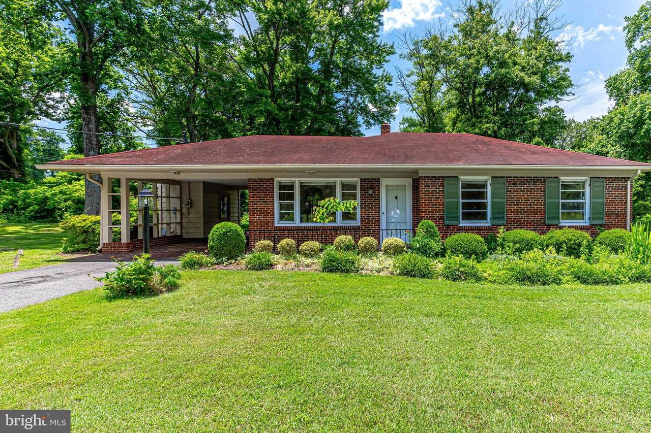 6331 Steinway Street - Photo 1