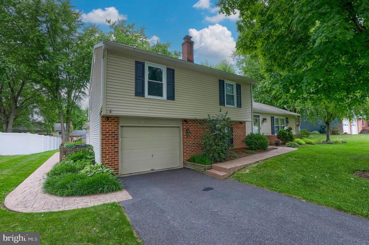 468 Longmeadow Road - Photo 1