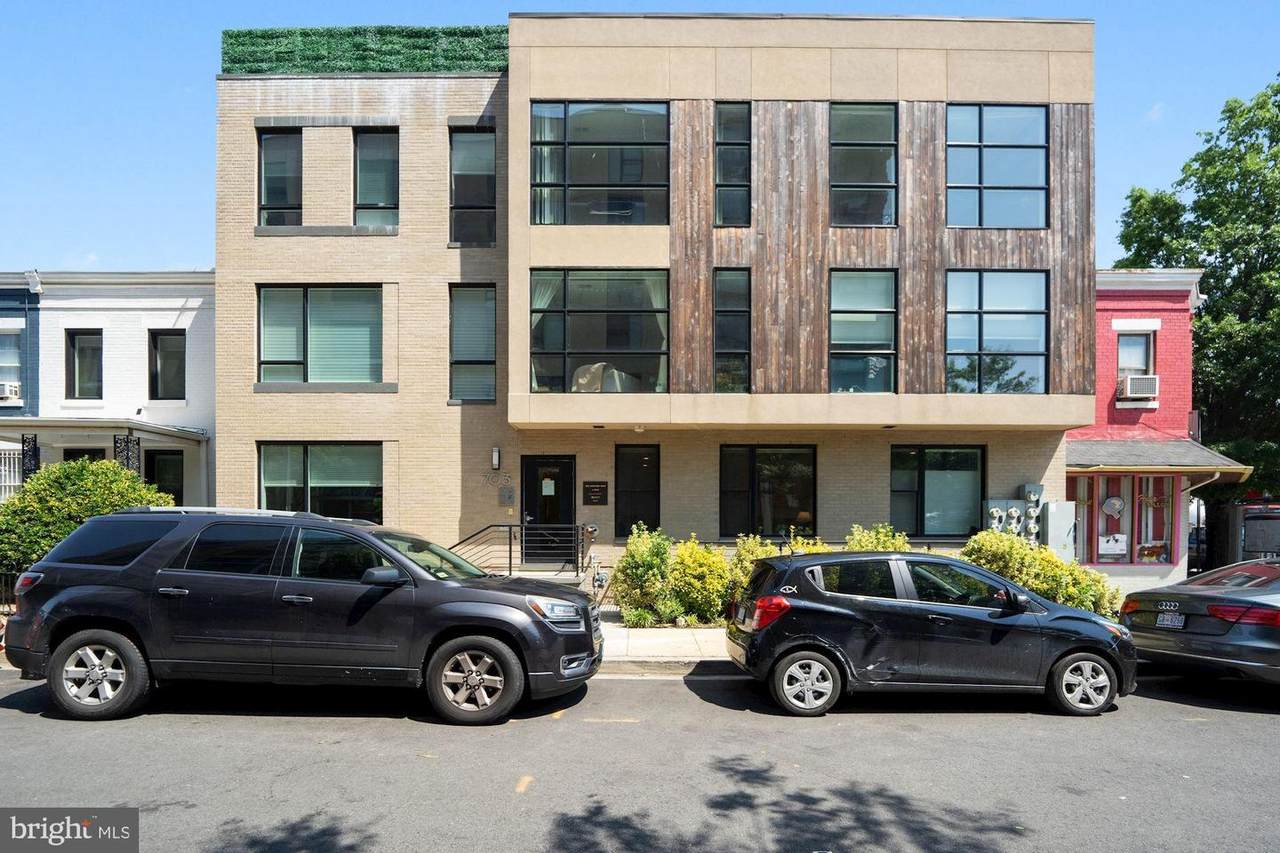 703 Newton Place - Photo 1